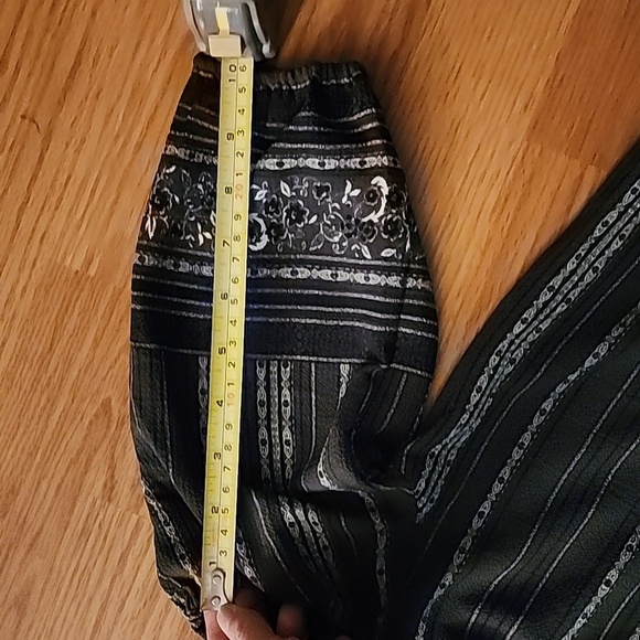 Sweet Wanderer Women's Boho Cold Shoulder Blouse green patterned size medium - Picture 12 of 15